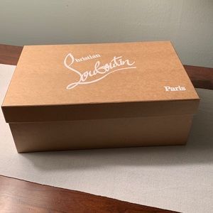 Christian Louboutin Décolleté 554 100 Patent black pumps, smoke & pet free home